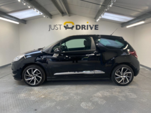 2018 Ds Automobiles Ds 3 1.2 Puretech Gpf Connected Chic Hatchback 3dr Petrol Eat6 Euro 6 (s/s) (110 Ps) in Black — image 2