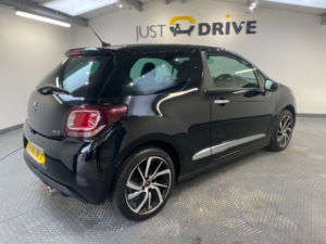 2018 Ds Automobiles Ds 3 1.2 Puretech Gpf Connected Chic Hatchback 3dr Petrol Eat6 Euro 6 (s/s) (110 Ps) in Black — image 5