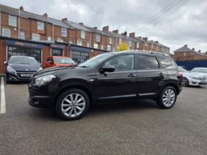 2012 Nissan Qashqai+2 1.5 Dci N-Tec+ in Black — image 4