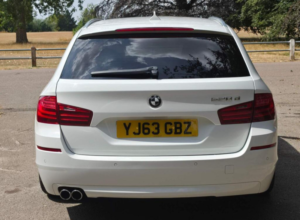2013 BMW 5 Series 520d Se Touring in White — image 5