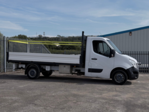2019 Nissan Nv400 2.3 Dci 35 Se Chassis Cab 2dr Diesel Manual Fwd L3 Euro 6 (130 Ps) in White — image 3