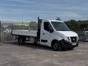 2019 Nissan Nv400 2.3 Dci 35 Se Chassis Cab 2dr Diesel Manual Fwd L3 Euro 6 (130 Ps) in White — image 4