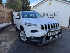 2015 Jeep Cherokee 2.0 Cherokee 2.0 140hp Fwd Manual Longitude+ in White — image 2