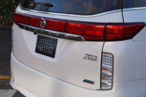 2012 Nissan Elgrand 2.5 Highway Star 5dr 7 Seats in White — image 5