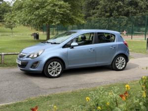 2014 Vauxhall Corsa 1.2 16v Se in Blue — image 5