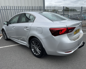 2016 Toyota Avensis Business Edition 1.6 D-4d in Silver — image 4