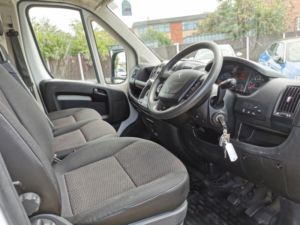 2021 Peugeot Boxer 2.2 Bluehdi 335 Professional in White — image 3