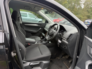 2018 Skoda Karoq 1.5 Tsi Se SUV 5dr Petrol Manual Euro 6 (s/s) (150 Ps) in Black — image 6