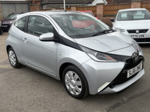 2016 Toyota Aygo 1.0 Vvt-I X-Play in Silver — image 4