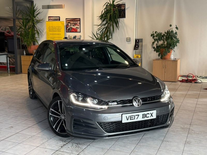 2017 Volkswagen Golf 2.0 Tdi Bluemotion Tech Gtd in Grey — image 1