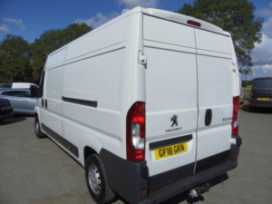 2018 Peugeot Boxer 2.0 Bluehdi 335 Professional L3 H2 Euro 6 5dr in White — image 5