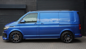 2024 Volkswagen Transporter 2.0 Tdi T28 Highline DSG Fwd Swb Euro 6 (s/s) 5dr in Blue — image 4