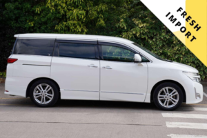 2013 Nissan Elgrand 2.5 Highway Star 5dr 7 Seats in White — image 2