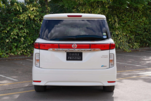 2013 Nissan Elgrand 2.5 Highway Star 5dr 7 Seats in White — image 6
