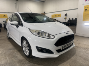 2015 Ford Fiesta 1.0 T Ecoboost Zetec S in White — image 3