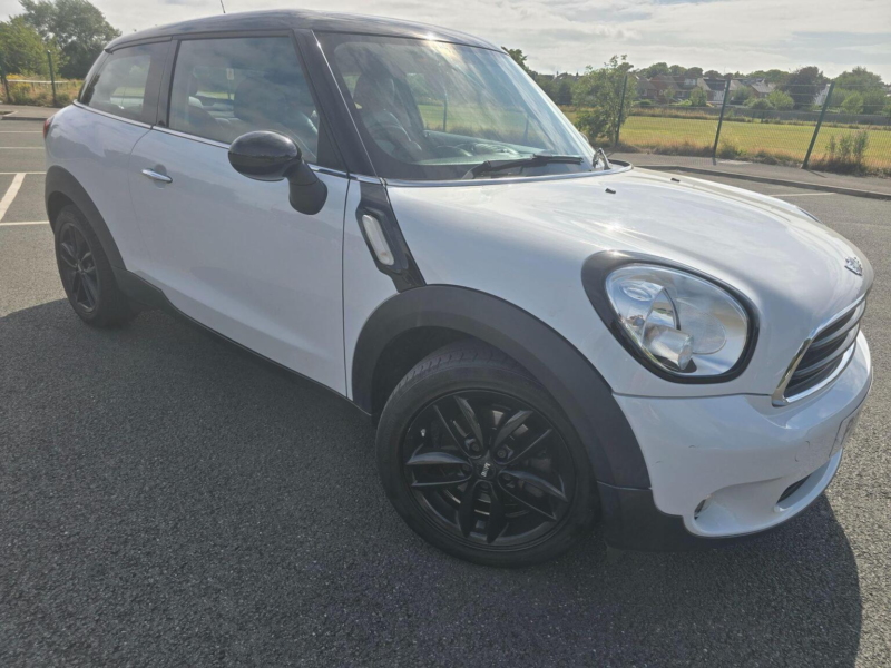 2016 MINI Paceman 1.6 Cooper Auto Euro 5 3dr in White — image 1