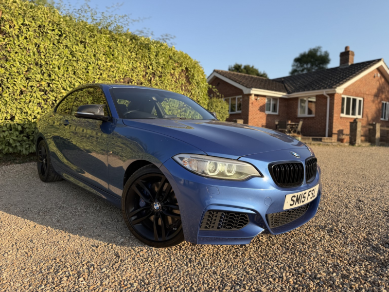 2015 BMW 2 Series 2.0 220i M Sport Coupe in Blue — image 1