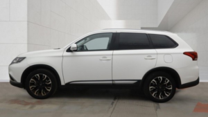 2017 Mitsubishi Outlander Di-D 2 in White — image 4