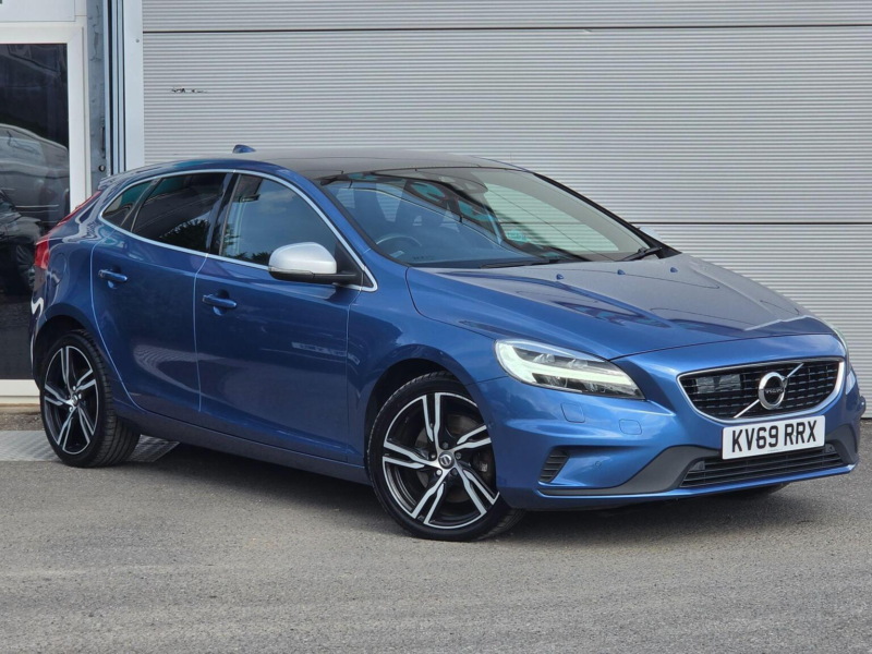 2019 Volvo V40 2.0 D2 R-Design Edition Auto Euro 6 (s/s) 5dr in Blue — image 1