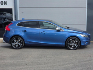 2019 Volvo V40 2.0 D2 R-Design Edition Auto Euro 6 (s/s) 5dr in Blue — image 5