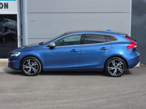 2019 Volvo V40 2.0 D2 R-Design Edition Auto Euro 6 (s/s) 5dr in Blue — image 6