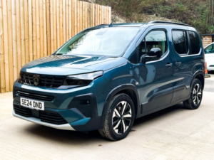 2024 Peugeot Rifter 3 SEAT Auto Wheelchair Accessible Disabled Access Vehicle Wav in Blue — image 5