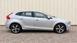 2018 Volvo V40 1.5 T3 Gpf R-Design Nav Plus Auto Euro 6 (s/s) 5dr in Silver — image 3