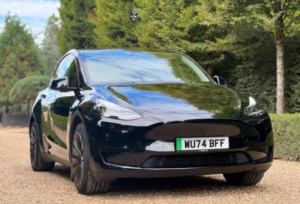 2024 Tesla Model Y Long Range Auto Rwd 5dr in Black — image 2