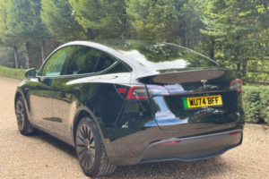 2024 Tesla Model Y Long Range Auto Rwd 5dr in Black — image 4