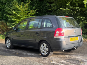2012 Vauxhall Zafira 1.6 16v Exclusiv Euro 5 5dr in Grey — image 2