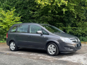 2012 Vauxhall Zafira 1.6 16v Exclusiv Euro 5 5dr in Grey — image 5