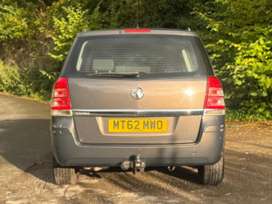 2012 Vauxhall Zafira 1.6 16v Exclusiv Euro 5 5dr in Grey — image 6