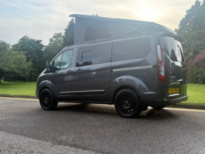 2017 Ford Transit Custom 2.0 Tdci 270 Limited Panel Van 5dr Diesel Manual L1 H1 (157 G/km, 128 Bhp) in Grey — image 3