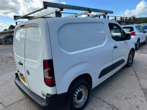 2019 Vauxhall Combo 1.6 Turbo D 2000 Edition in White — image 6