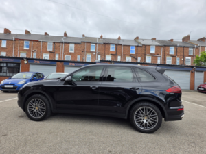 2014 Porsche Cayenne 3.0 Td V6 in Black — image 5