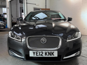 2012 Jaguar Xf 2.2d Luxury Auto Euro 5 (s/s) 4dr in Black — image 2