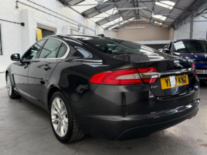 2012 Jaguar Xf 2.2d Luxury Auto Euro 5 (s/s) 4dr in Black — image 4