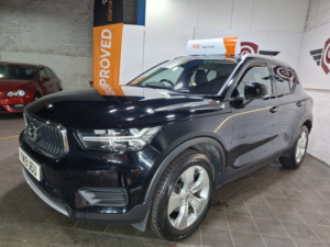 2019 Volvo Xc40 2.0 Momentum D3 in Black — image 6
