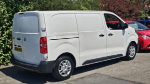 2019 Vauxhall Vivaro 1.5 Turbo D 2700 Dynamic in White — image 6