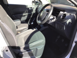 2017 Renault Captur 0.9 Tce Energy Dynamique S Nav Euro 6 (s/s) 5dr in Silver — image 2