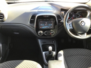 2017 Renault Captur 0.9 Tce Energy Dynamique S Nav Euro 6 (s/s) 5dr in Silver — image 5