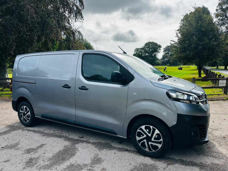 2022 Vauxhall Vivaro 1.5 Turbo D 2900 Dynamic L1 H1 Euro 6 (s/s) 6dr in Grey — image 1