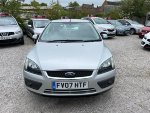 2007 Ford Focus 1.6 Zetec Climate 3dr in Silver — image 2