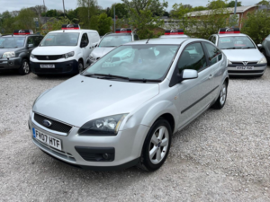 2007 Ford Focus 1.6 Zetec Climate 3dr in Silver — image 3