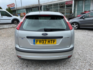 2007 Ford Focus 1.6 Zetec Climate 3dr in Silver — image 5