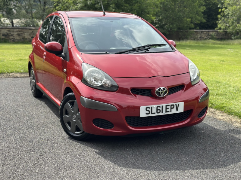 2011 Toyota Aygo 1.0 Vvt-I Ice in Red — image 1
