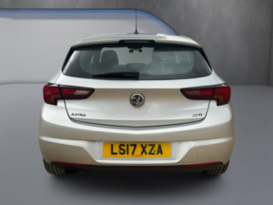 2017 Vauxhall Astra 1.6 Cdti Ecoflex Design in Silver — image 6