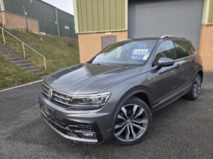 2017 Volkswagen Tiguan 2.0 Tdi R-Line in Grey — image 2