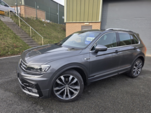 2017 Volkswagen Tiguan 2.0 Tdi R-Line in Grey — image 3