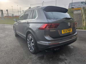 2017 Volkswagen Tiguan 2.0 Tdi R-Line in Grey — image 6